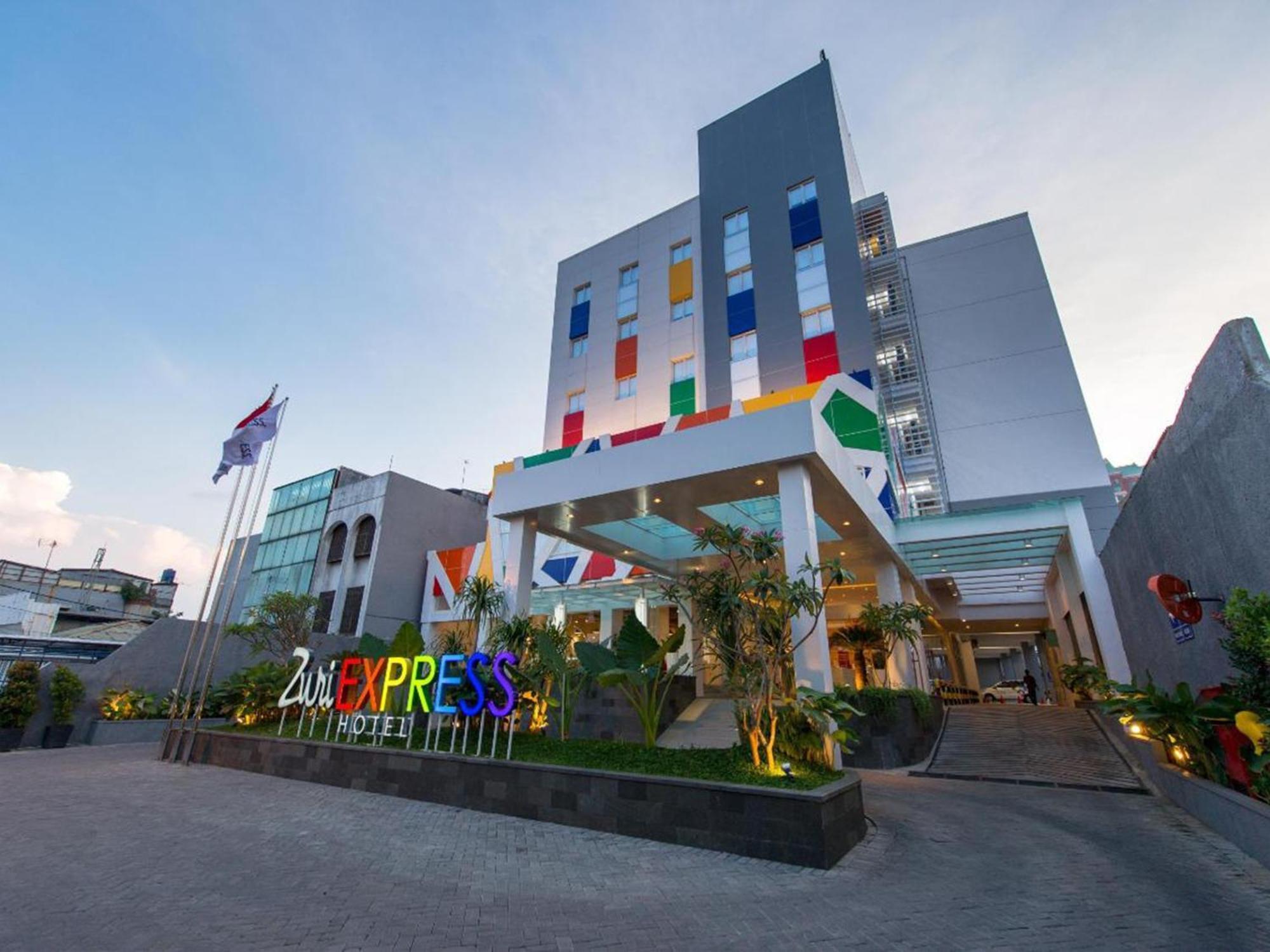 Zuri Express Mangga Dua Hotel Jakarta Exterior photo
